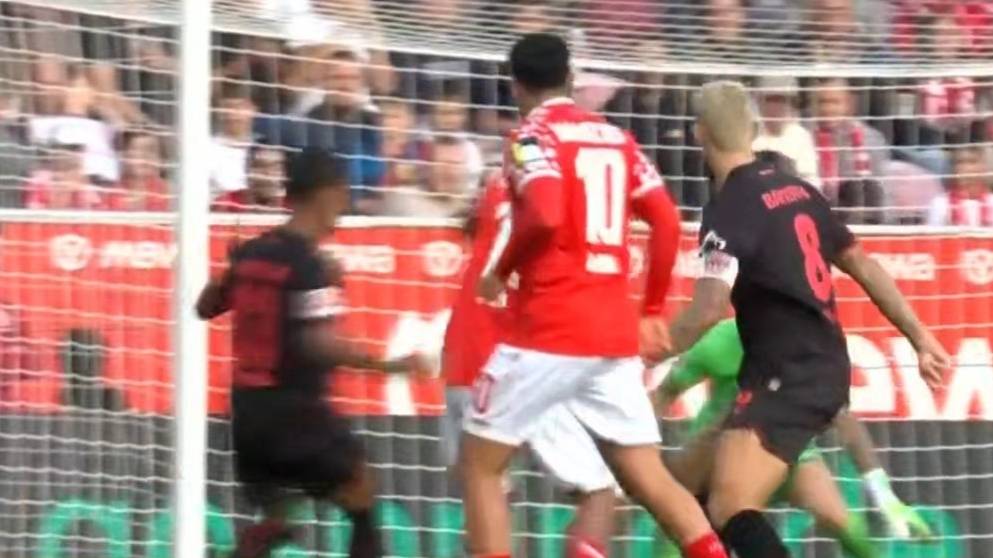 德甲第七轮激战：拜仁七战全胜领跑，勒沃库森险胜紧追